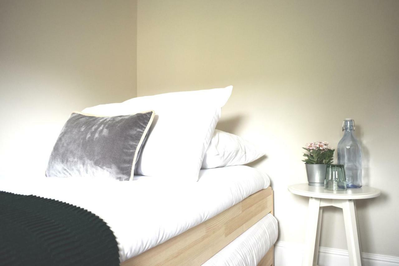 Charming Three Bed Home Near City Centre And Hospital Southampton Bagian luar foto