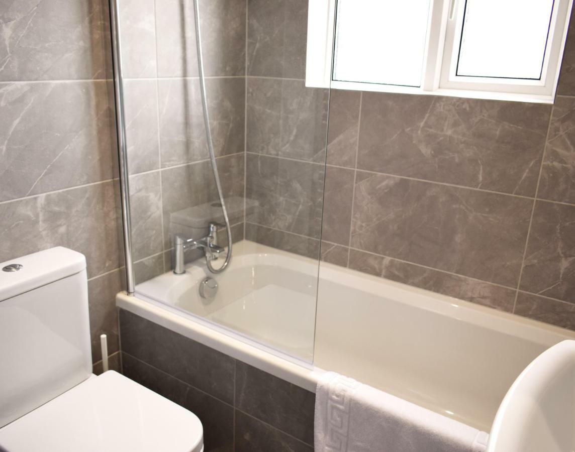 Charming Three Bed Home Near City Centre And Hospital Southampton Bagian luar foto