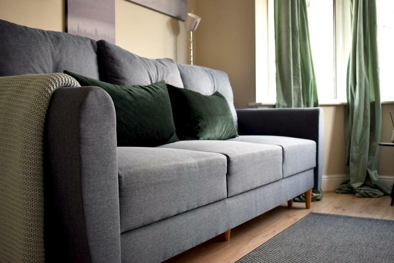 Charming Three Bed Home Near City Centre And Hospital Southampton Bagian luar foto