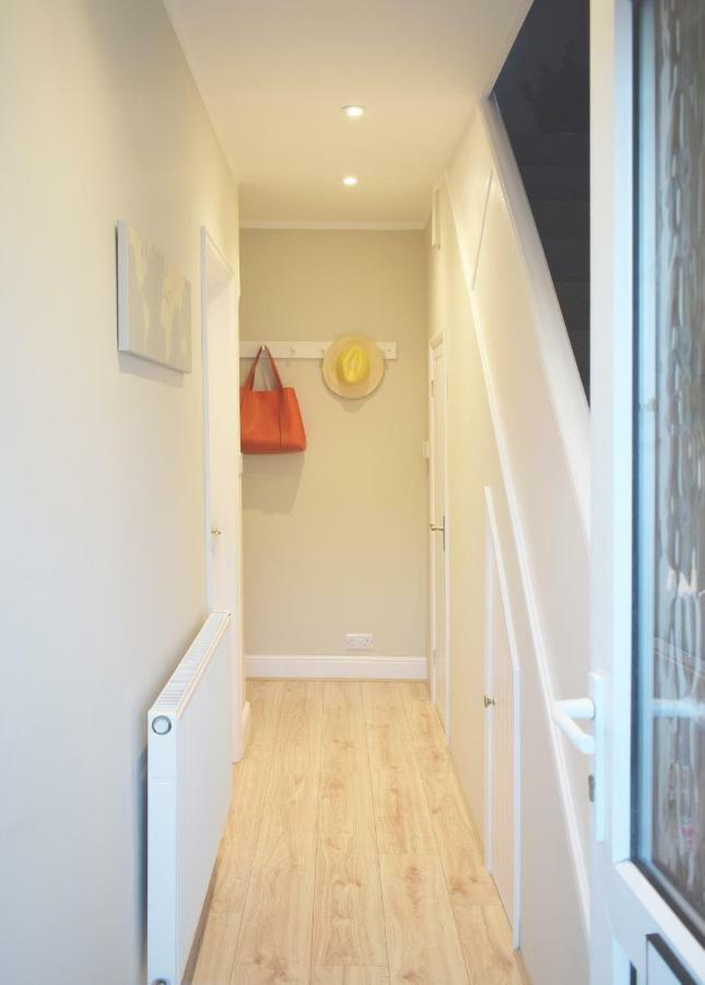 Charming Three Bed Home Near City Centre And Hospital Southampton Bagian luar foto